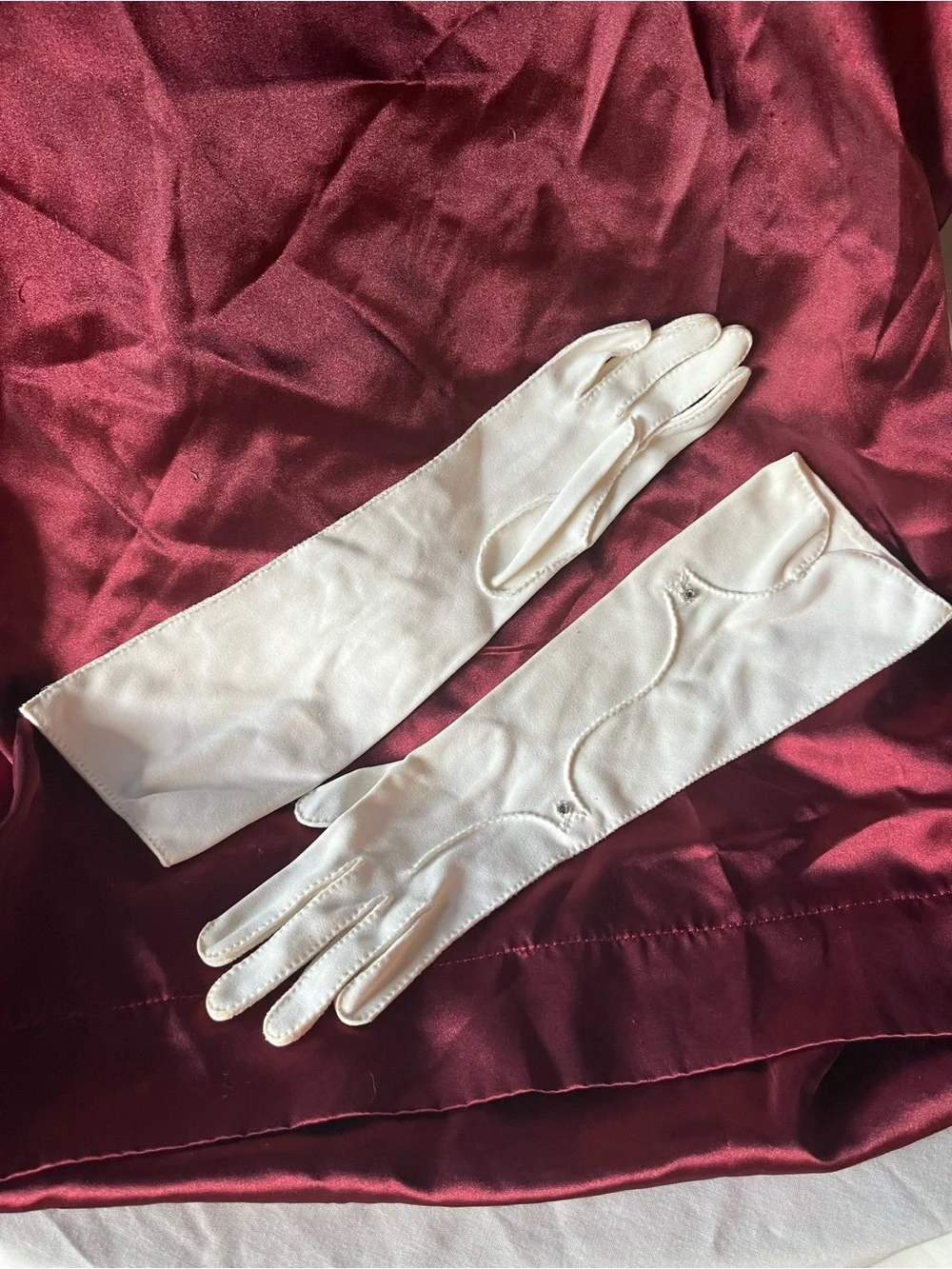 VTG 1950s White Opera Gloves Rhinestone Diamond Accent Scalloped Cuff Small 13